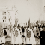 1928.16 Bandera celeste en la calle Oriente (Foto Loty)