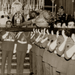 1966-10 Ante el altar del Quinario